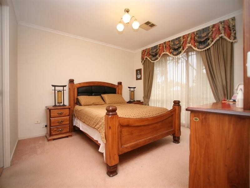 4 Brigadoon Avenue, Glenmore Park NSW 2745