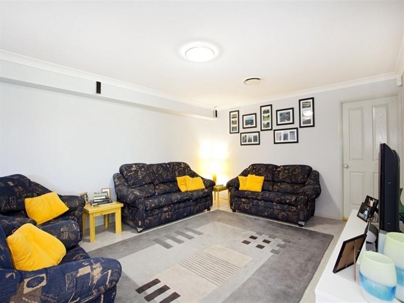 5 Saddler Way, Glenmore Park NSW 2745