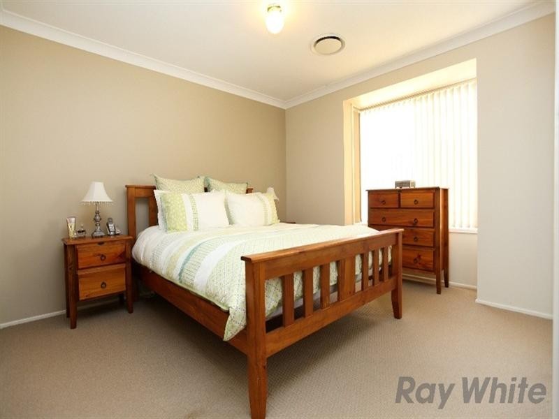 6 Oriole Street, Glenmore Park NSW 2745