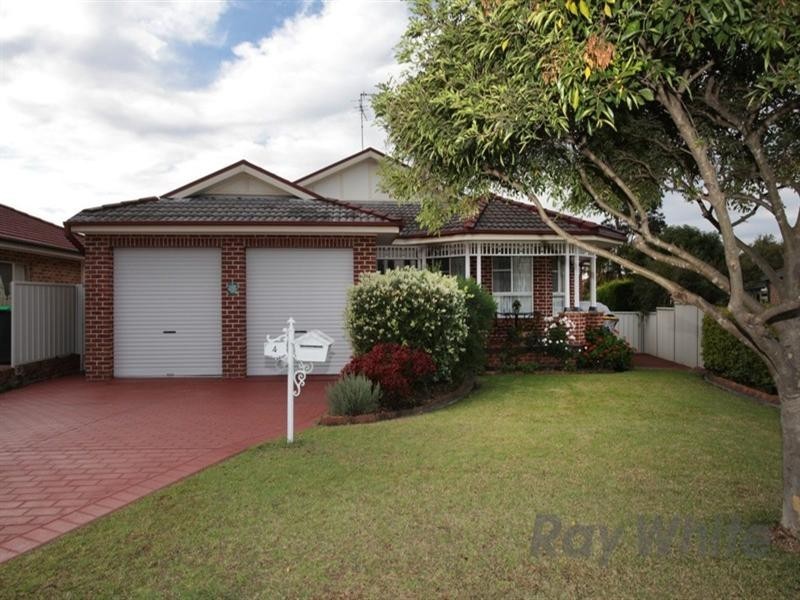 4 Dungara Crescent, Glenmore Park NSW 2745