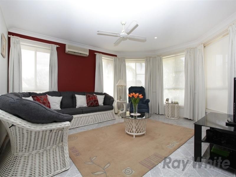 4 Dungara Crescent, Glenmore Park NSW 2745