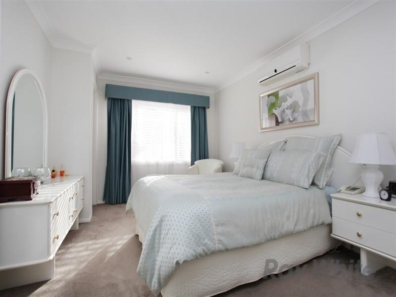 4 Dungara Crescent, Glenmore Park NSW 2745