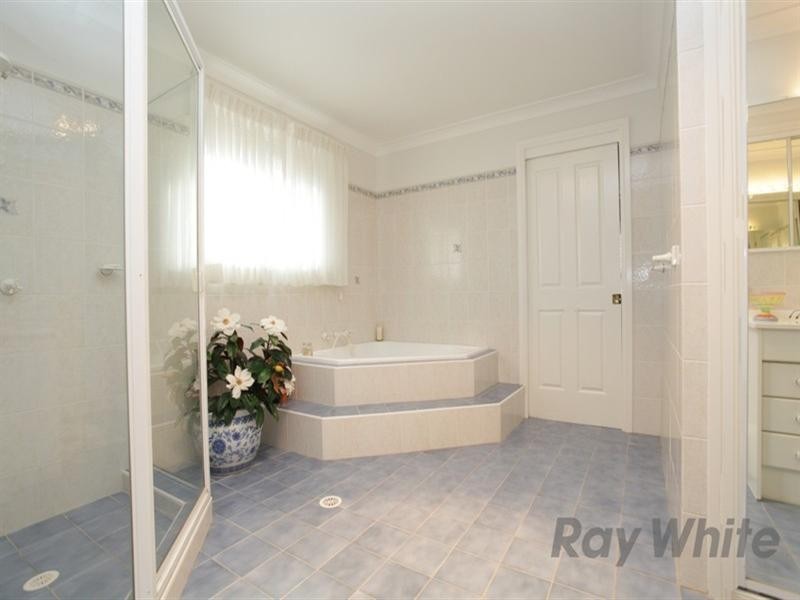 4 Dungara Crescent, Glenmore Park NSW 2745