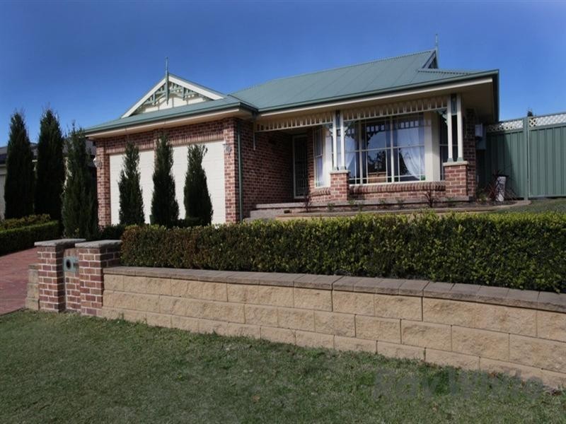 169 Ridgetop Drive, Glenmore Park NSW 2745