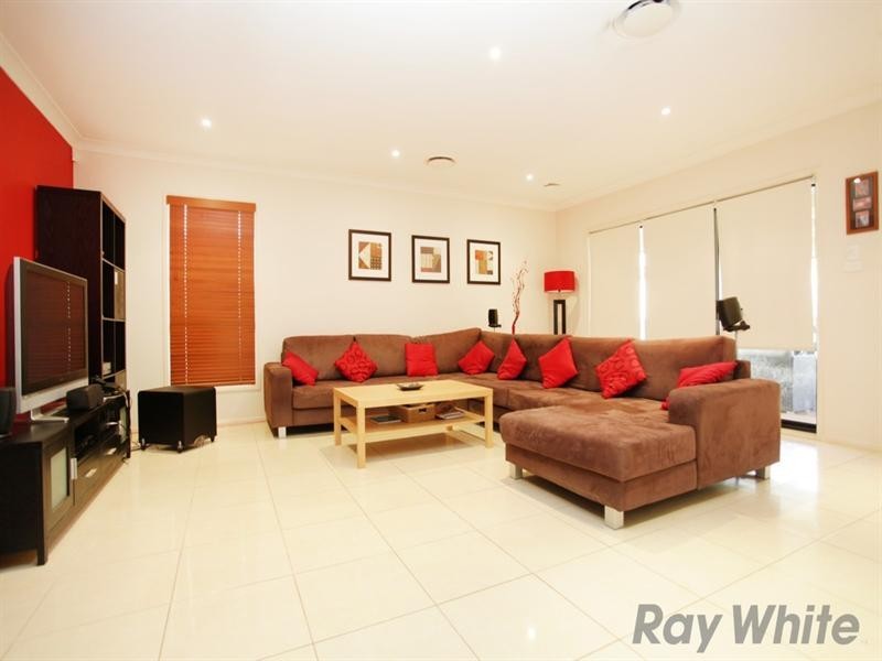 2 Coronet Terrace, Glenmore Park NSW 2745