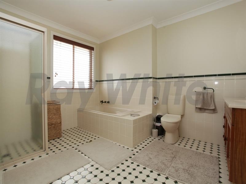 13 Minnek Close, Glenmore Park NSW 2745