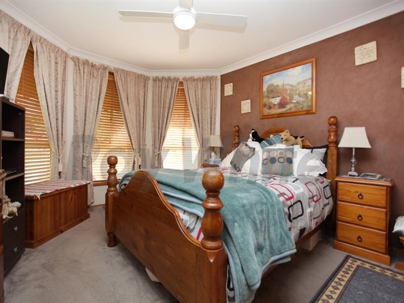 10 Wargon Crescent, Glenmore Park NSW 2745