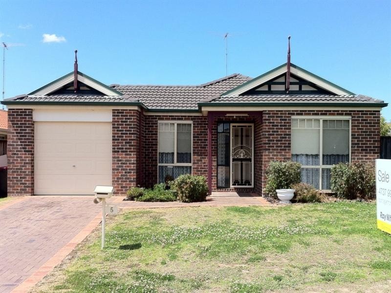 5 Monarch Circuit, Glenmore Park NSW 2745