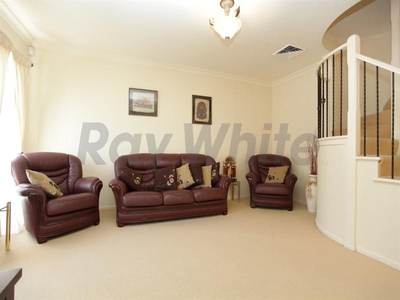 8 Tanglewood Place, Glenmore Park NSW 2745