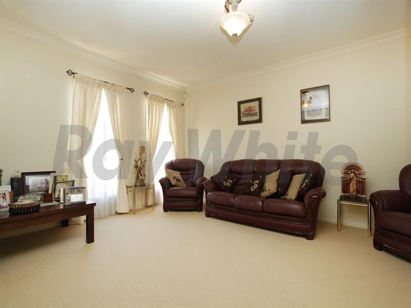 8 Tanglewood Place, Glenmore Park NSW 2745