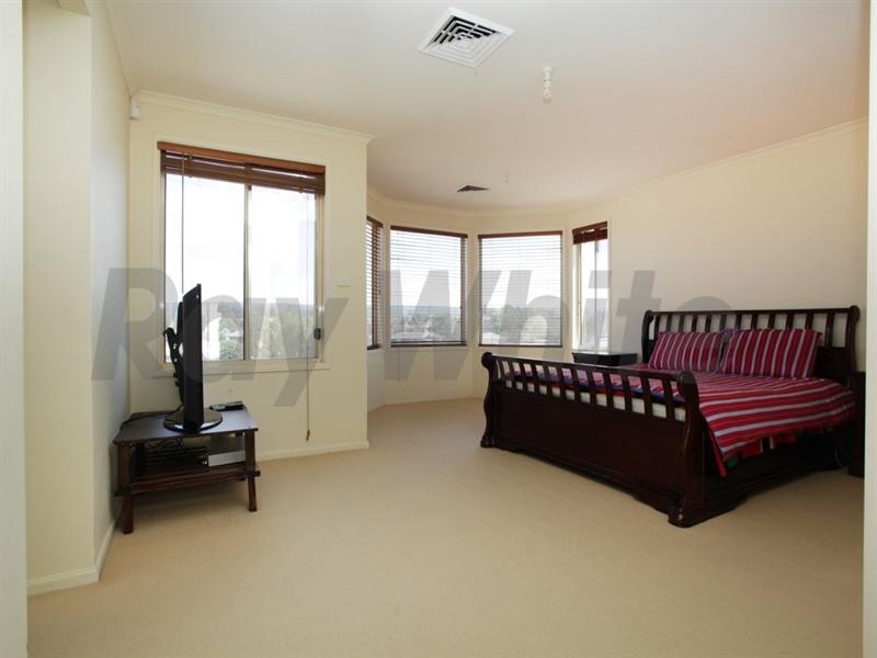 8 Tanglewood Place, Glenmore Park NSW 2745