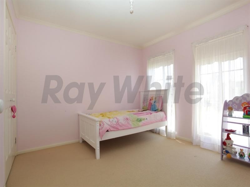 8 Tanglewood Place, Glenmore Park NSW 2745