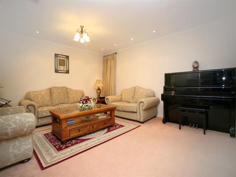 4 Brigadoon Avenue, Glenmore Park NSW 2745