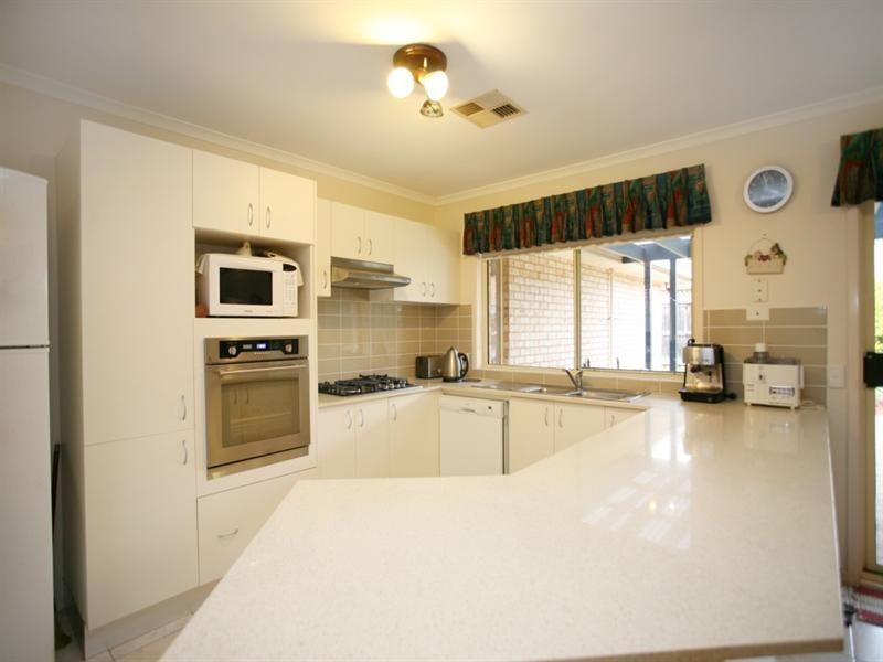 4 Brigadoon Avenue, Glenmore Park NSW 2745