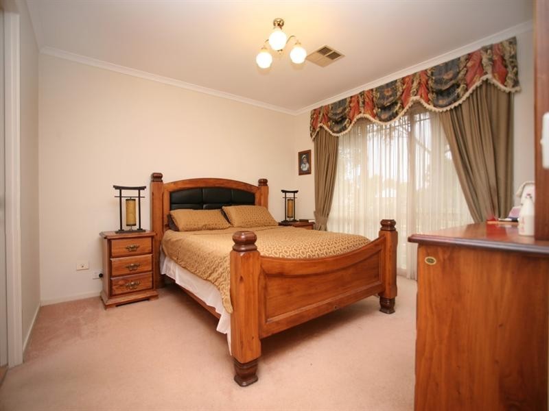 4 Brigadoon Avenue, Glenmore Park NSW 2745