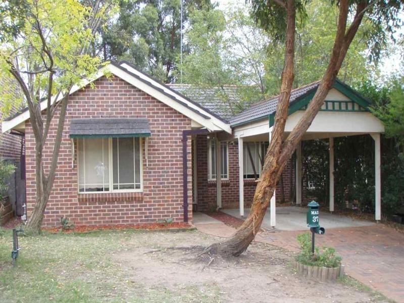 37 Harwood Circuit, Glenmore Park NSW 2745