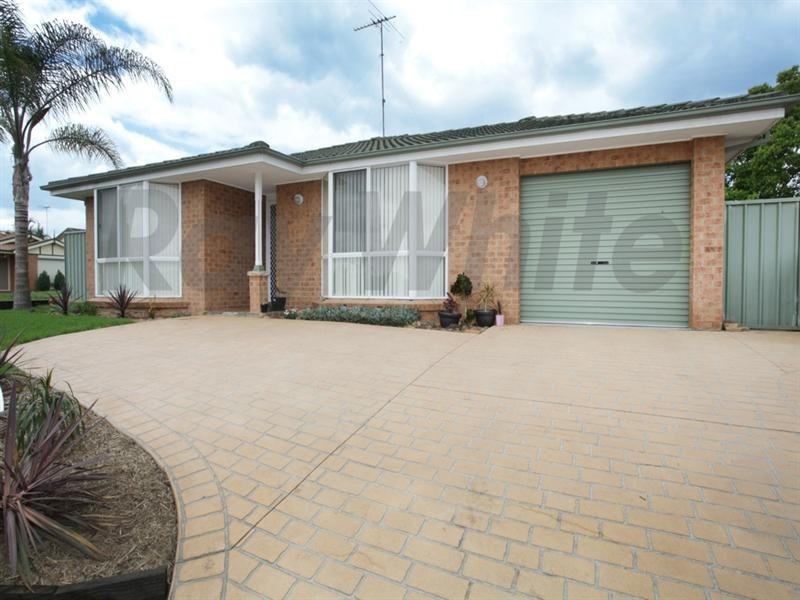 35 Buyu Road, Glenmore Park NSW 2745