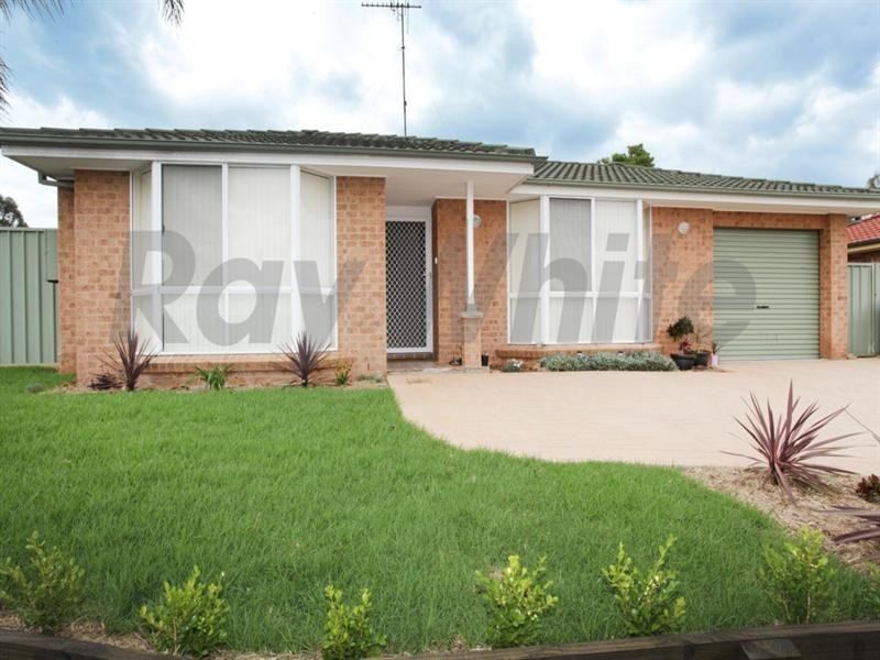 35 Buyu Road, Glenmore Park NSW 2745