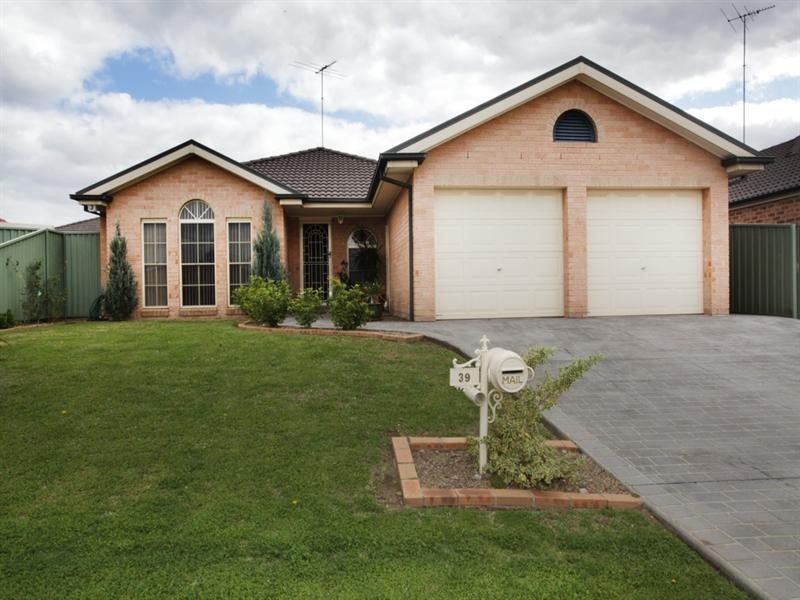39 Waringa Crescent, Glenmore Park NSW 2745