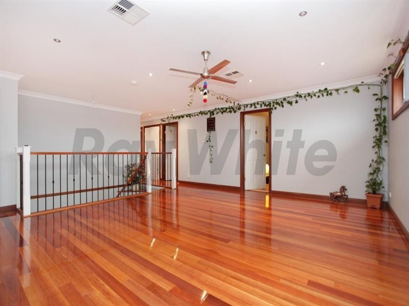 10 Osprey Avenue, Glenmore Park NSW 2745