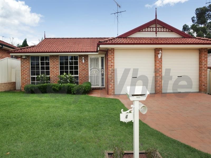 4 Viola Place, Glenmore Park NSW 2745
