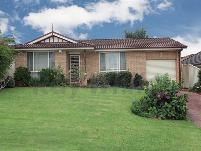 11 Magpie Place, Glenmore Park NSW 2745