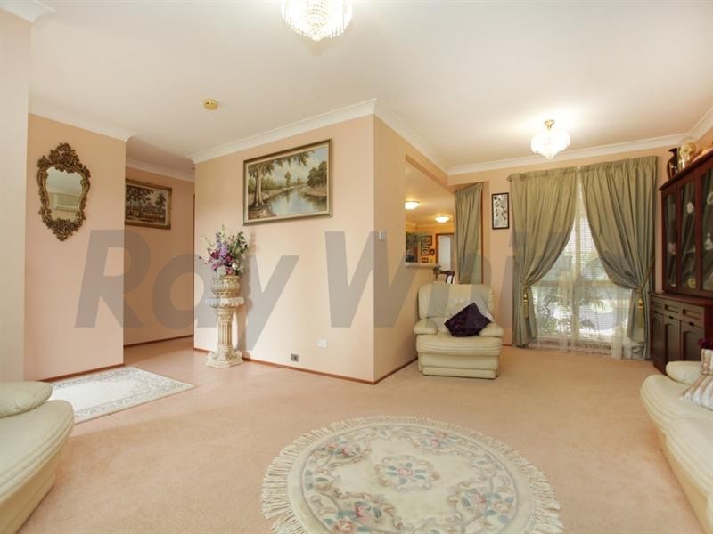 11 Magpie Place, Glenmore Park NSW 2745