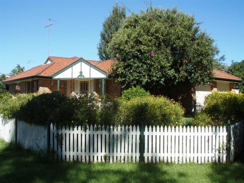 6 Devaney Place, Glenmore Park NSW 2745