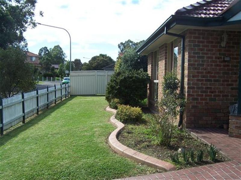 6 Devaney Place, Glenmore Park NSW 2745