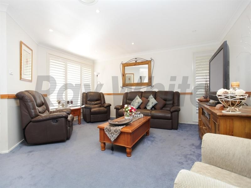 32 Kenneth Slessor Drive, Glenmore Park NSW 2745