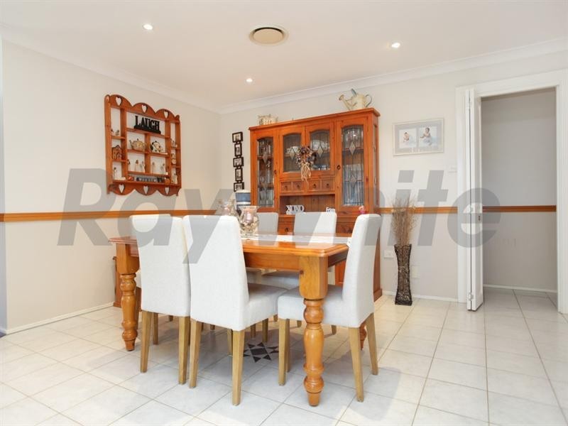 32 Kenneth Slessor Drive, Glenmore Park NSW 2745