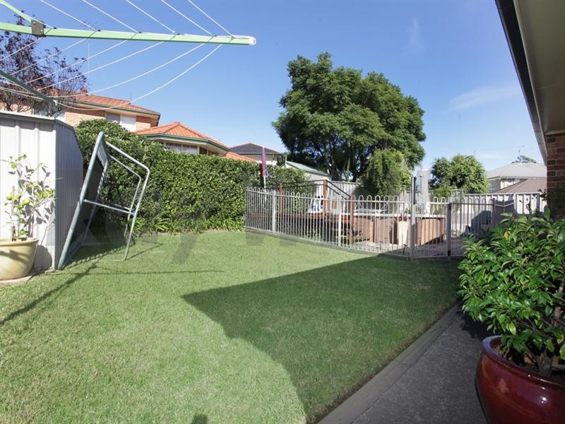 32 Kenneth Slessor Drive, Glenmore Park NSW 2745