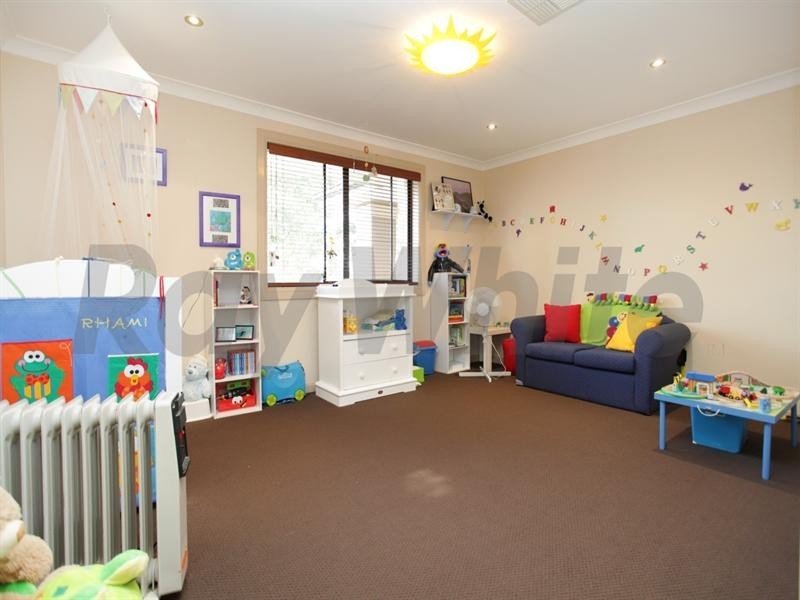 8 Jacaranda Terrace, Glenmore Park NSW 2745