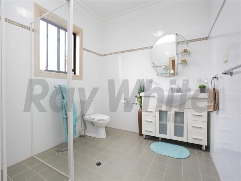 8 Jacaranda Terrace, Glenmore Park NSW 2745