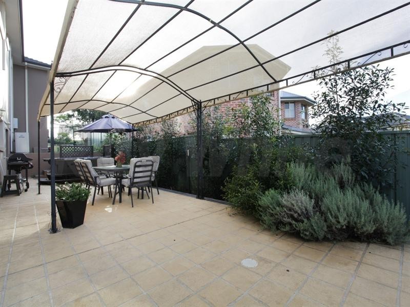 8 Jacaranda Terrace, Glenmore Park NSW 2745