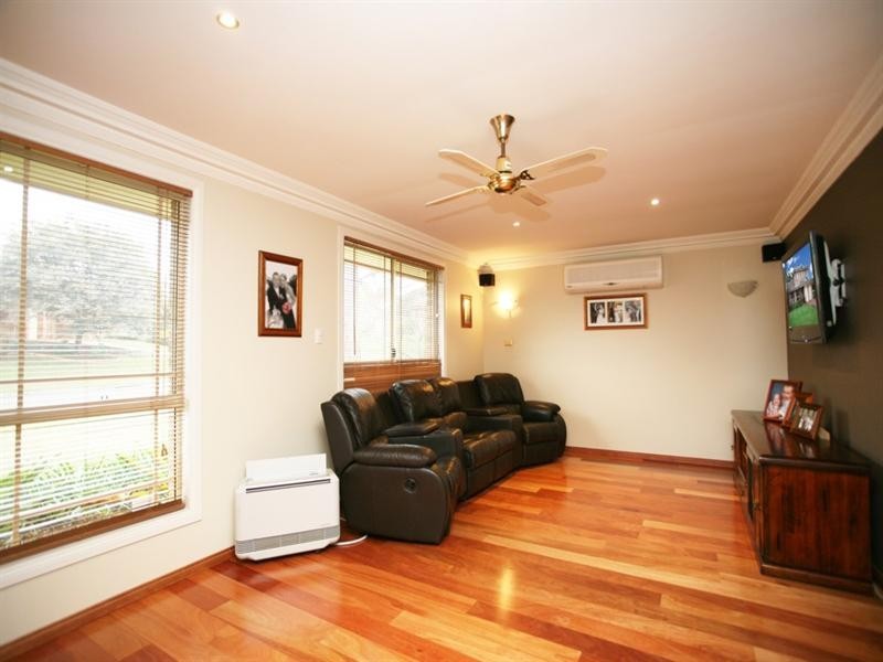 25 Fairywren Close, Glenmore Park NSW 2745