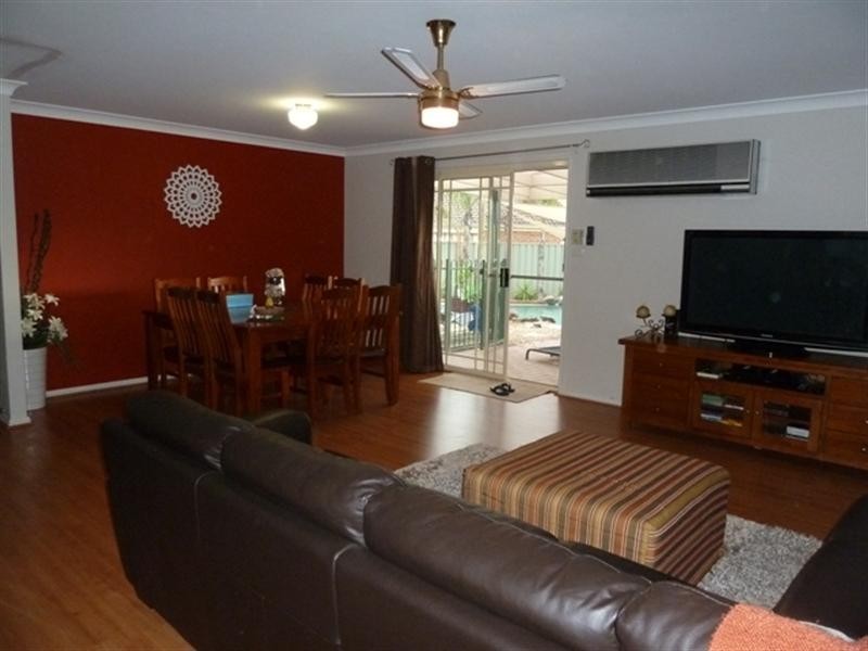 5 Neilson Close, Glenmore Park NSW 2745