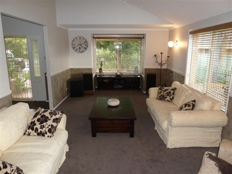 5 Neilson Close, Glenmore Park NSW 2745