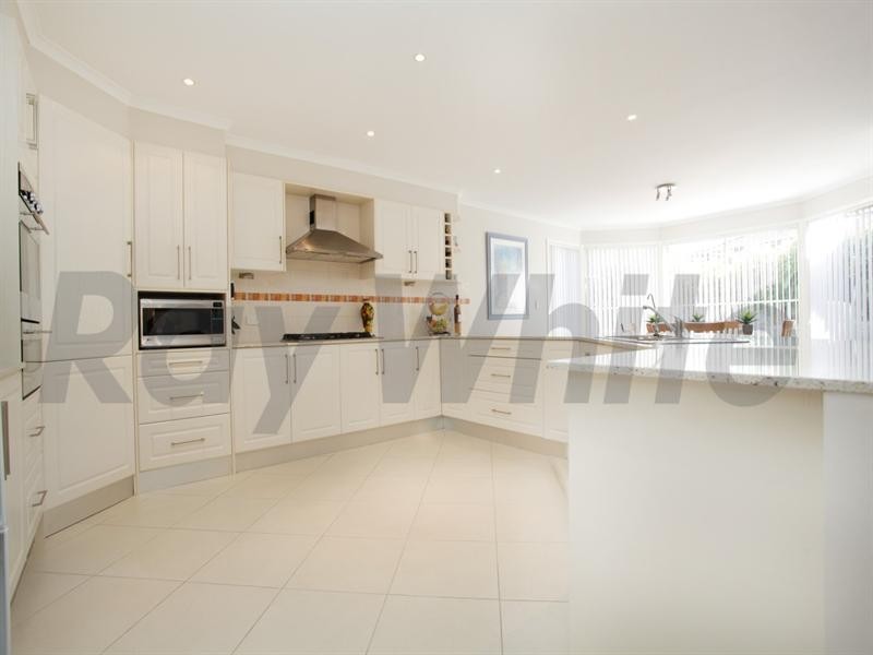 15 Dunna Place, Glenmore Park NSW 2745