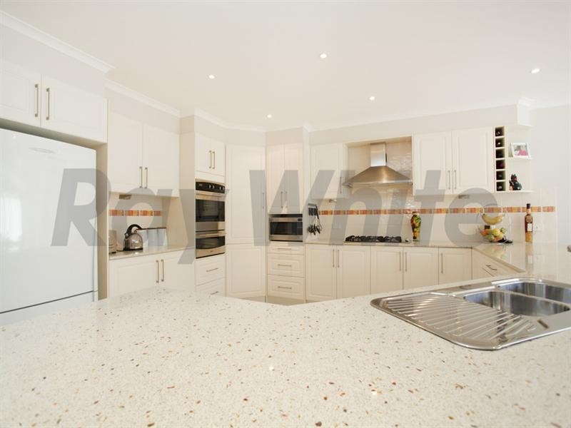 15 Dunna Place, Glenmore Park NSW 2745