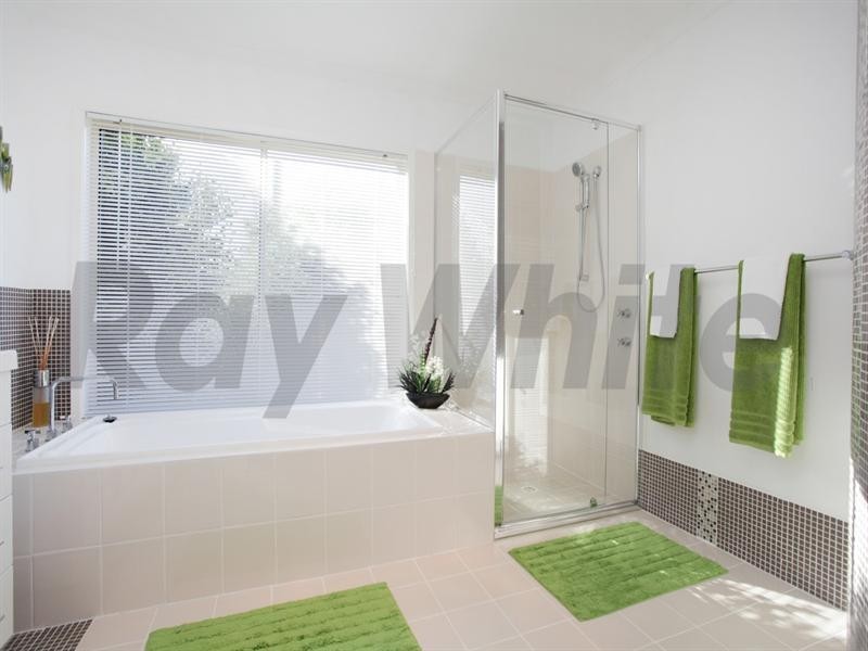 15 Dunna Place, Glenmore Park NSW 2745