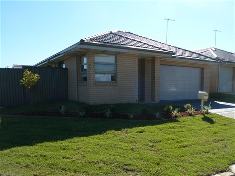 1 Blue View Terrace, Glenmore Park NSW 2745