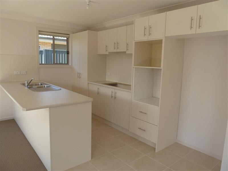 1 Blue View Terrace, Glenmore Park NSW 2745