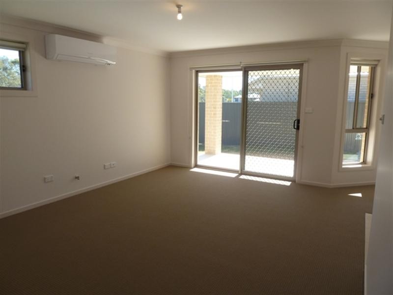 1 Blue View Terrace, Glenmore Park NSW 2745