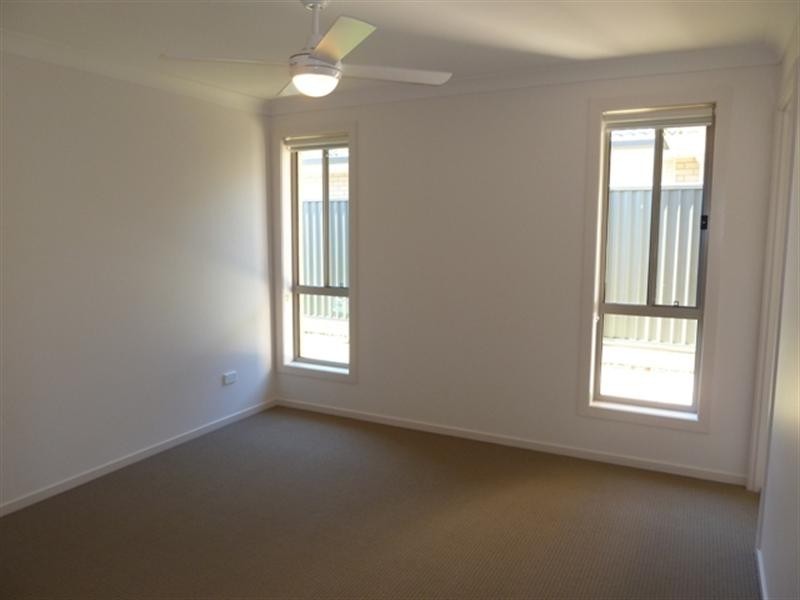 1 Blue View Terrace, Glenmore Park NSW 2745