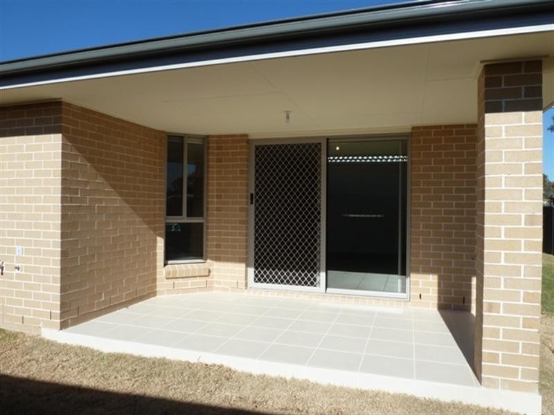 1 Blue View Terrace, Glenmore Park NSW 2745