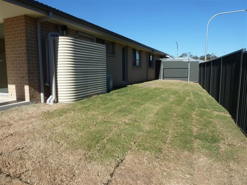 1 Blue View Terrace, Glenmore Park NSW 2745