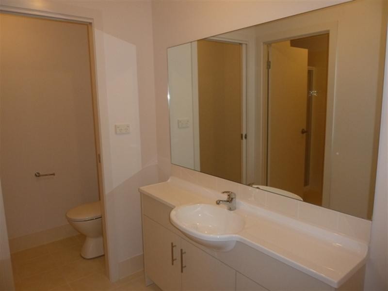 1 Blue View Terrace, Glenmore Park NSW 2745