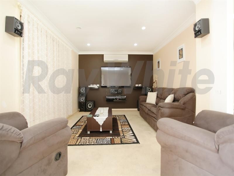 1A Woodlands Drive, Glenmore Park NSW 2745