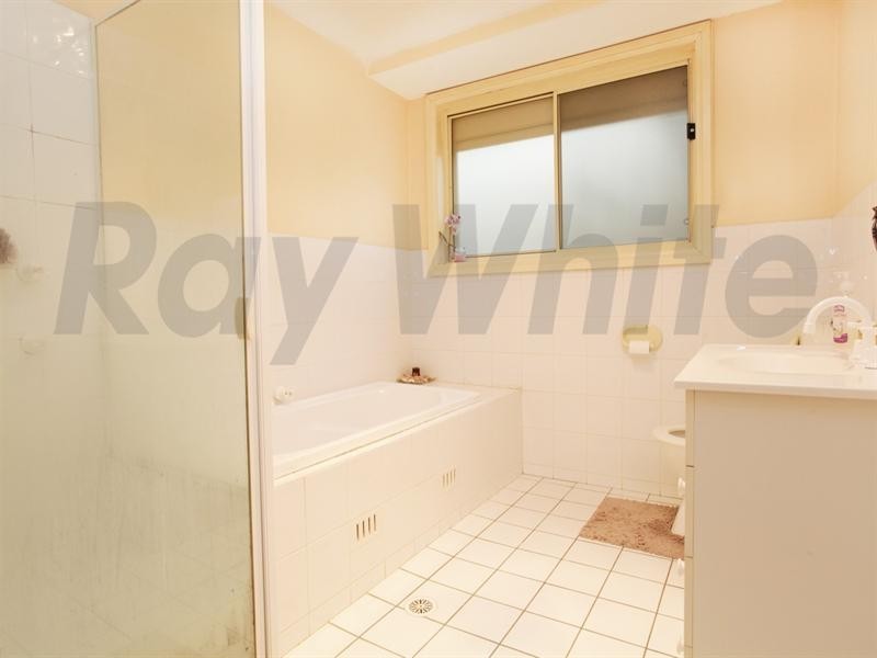 1A Woodlands Drive, Glenmore Park NSW 2745